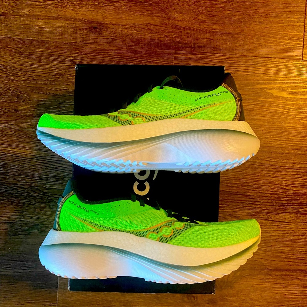 Saucony Men's Athletic Shoes - Neon Green and White